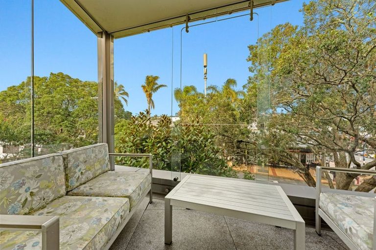 Photo of property in Montrose Villas, 441c Beach Road, Mairangi Bay, Auckland, 0630