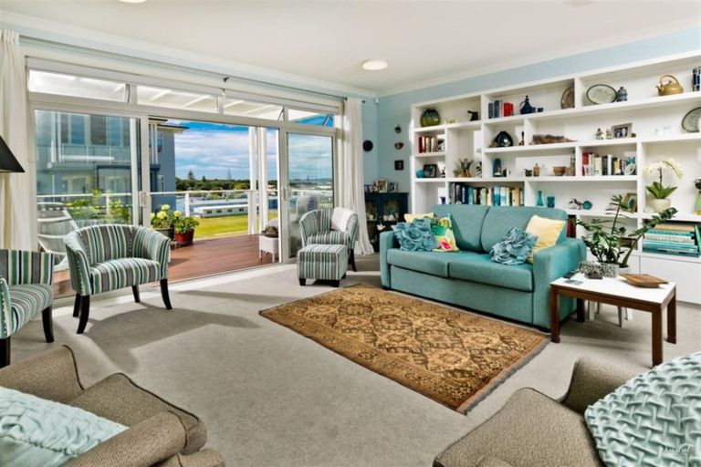 Photo of property in 46 Landmark Terrace, Orewa, 0931