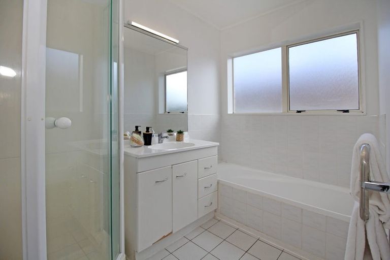 Photo of property in 1/171 Botany Road, Botany Downs, Auckland, 2010