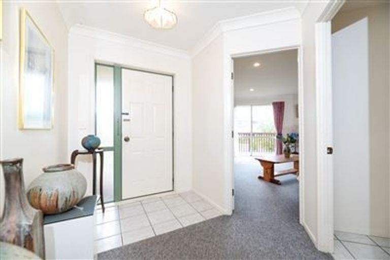 Photo of property in 17 Lasque Place, Glen Eden, Auckland, 0602