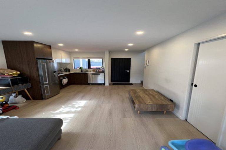 Photo of property in 1/72 Tiraumea Drive, Pakuranga, Auckland, 2010