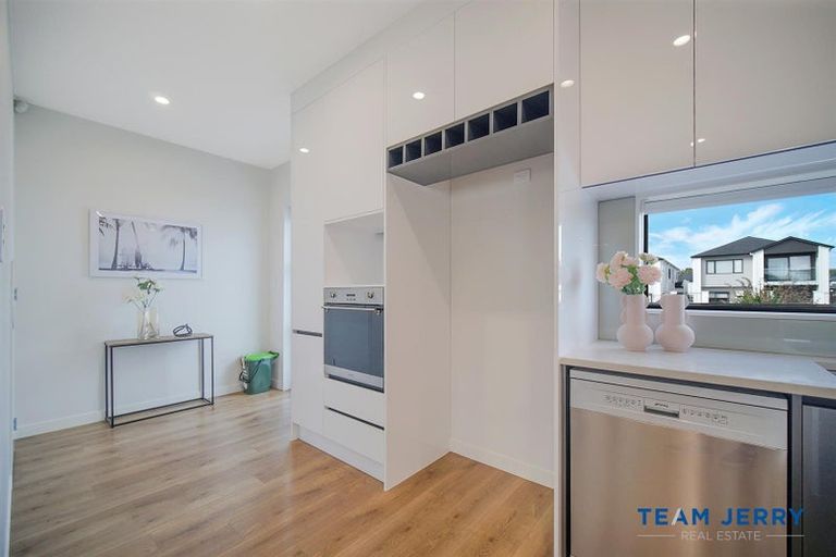 Photo of property in 22 Laquinta Place, Flat Bush, Auckland, 2019