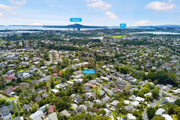 Photo of property in 9 Philip Place, Hillcrest, Auckland, 0627