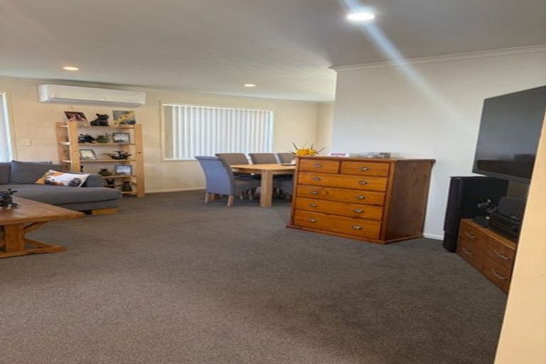 Photo of property in 19 Toomer Place, Beachlands, Auckland, 2018