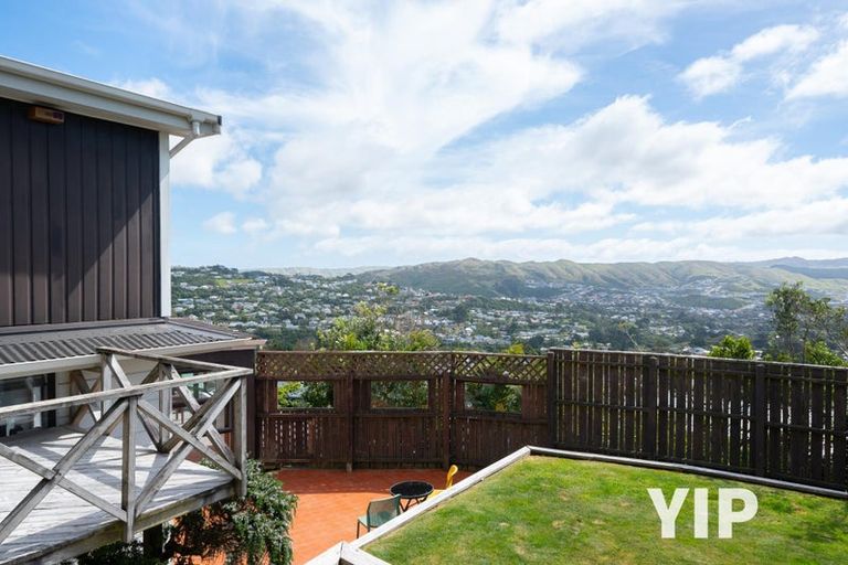 Photo of property in 16 Carluke Street, Paparangi, Wellington, 6037
