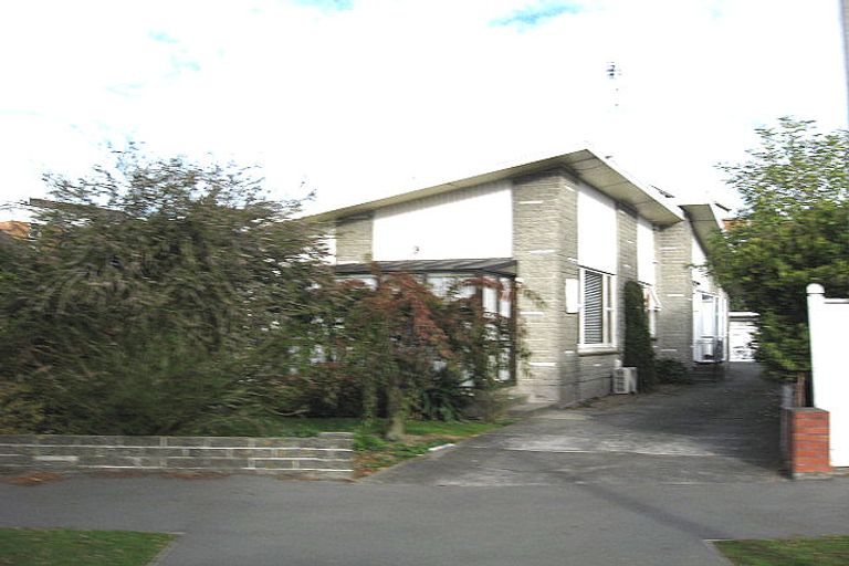 Photo of property in 2/5 Newbridge Place, Ilam, Christchurch, 8041