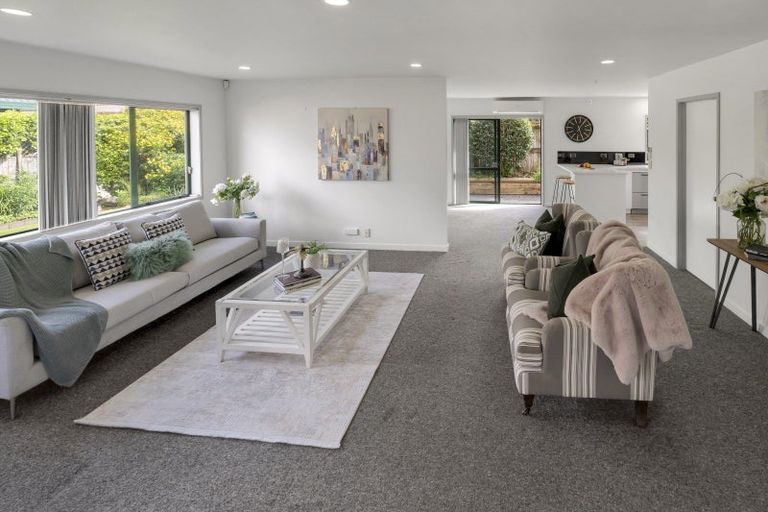 Photo of property in 2/14 Travers Place, Northpark, Auckland, 2013