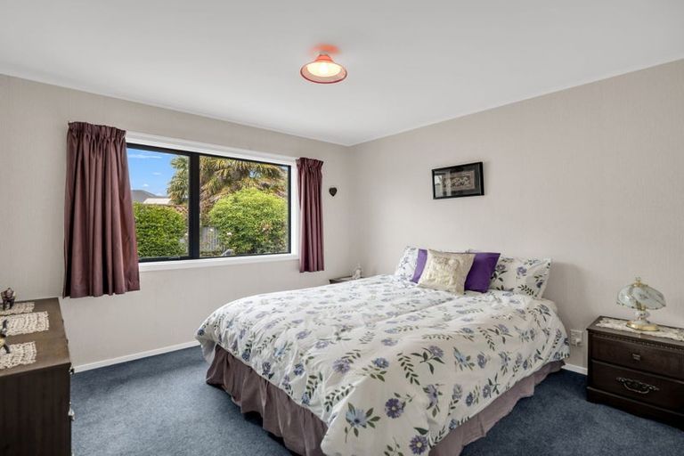 Photo of property in 32 Grove Avenue, Weston, Oamaru, 9401