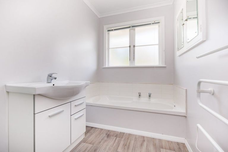 Photo of property in 90 Wood Street, Takaro, Palmerston North, 4410