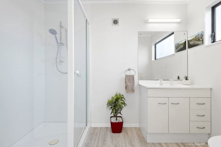 Photo of property in 98a Cortina Avenue, Johnsonville, Wellington, 6037