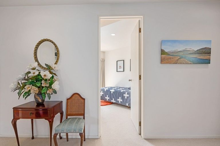 Photo of property in 2/12 Stratford Avenue, Milford, Auckland, 0620