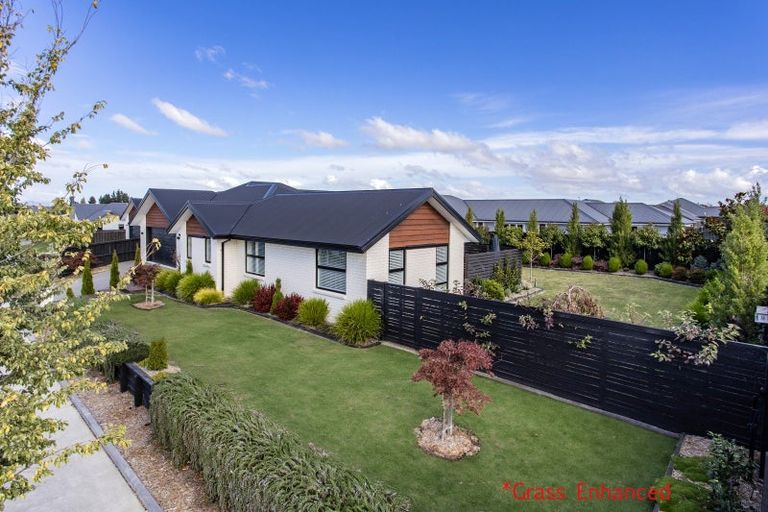 Photo of property in 28 Highgate Drive, Rangiora, 7400