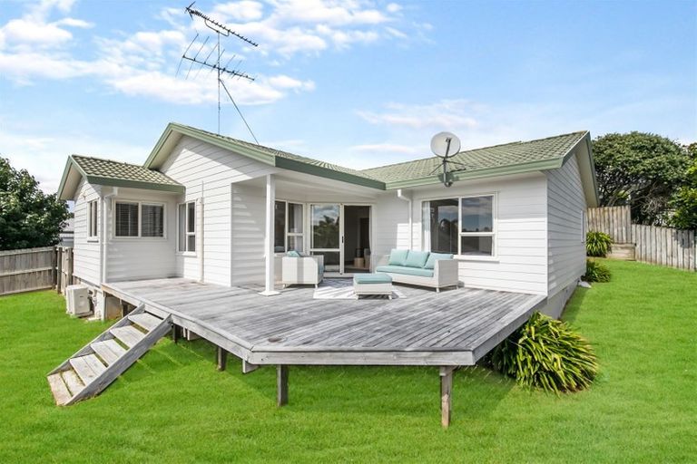 Photo of property in 10 Pelican Lane, Unsworth Heights, Auckland, 0632