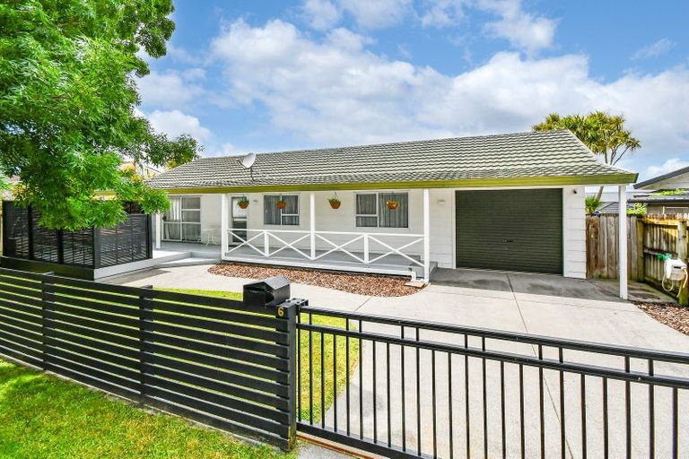 Photo of property in 6 Lorelei Place, Opaheke, Papakura, 2113