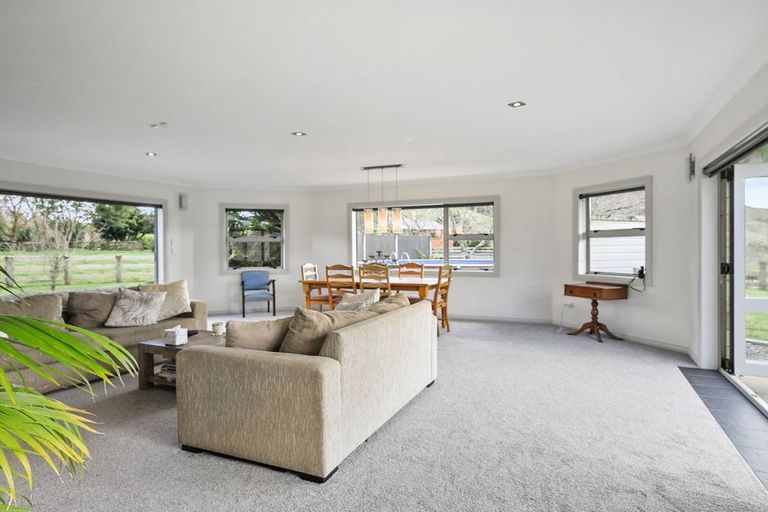 Photo of property in 10 Parker Road, Huntly, 3771