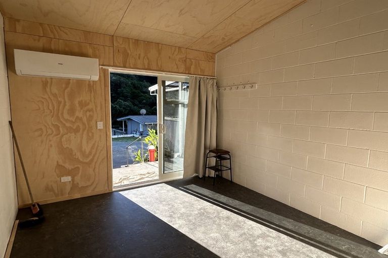 Photo of property in 4/3 Angle Street, Picton, 7220