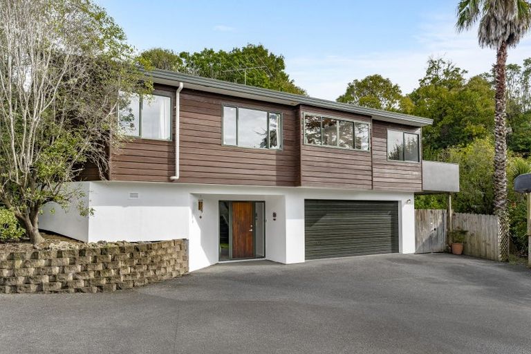 Photo of property in 2/177 Carlisle Road, Northcross, Auckland, 0632