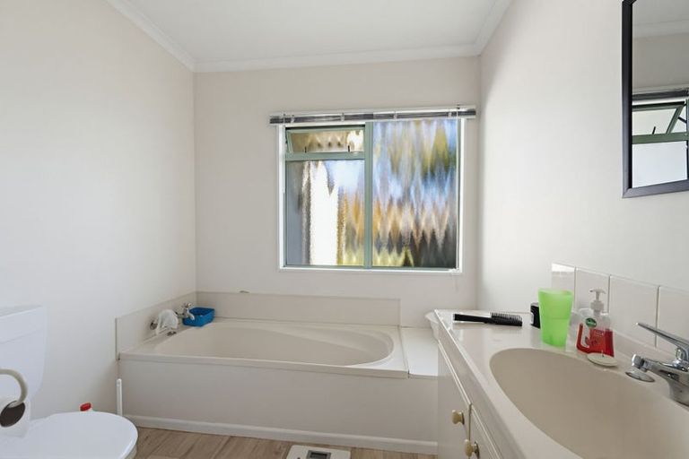 Photo of property in 289b Te Moana Road, Waikanae, 5036