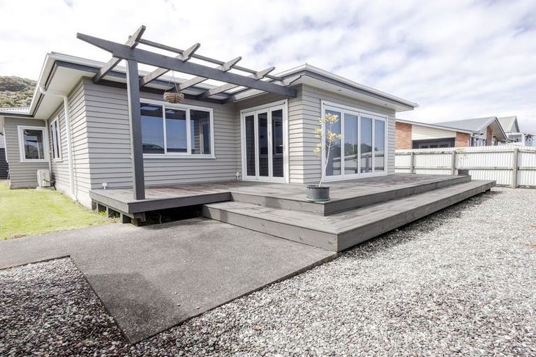 Photo of property in 187 Main South Road, Karoro, Greymouth, 7805