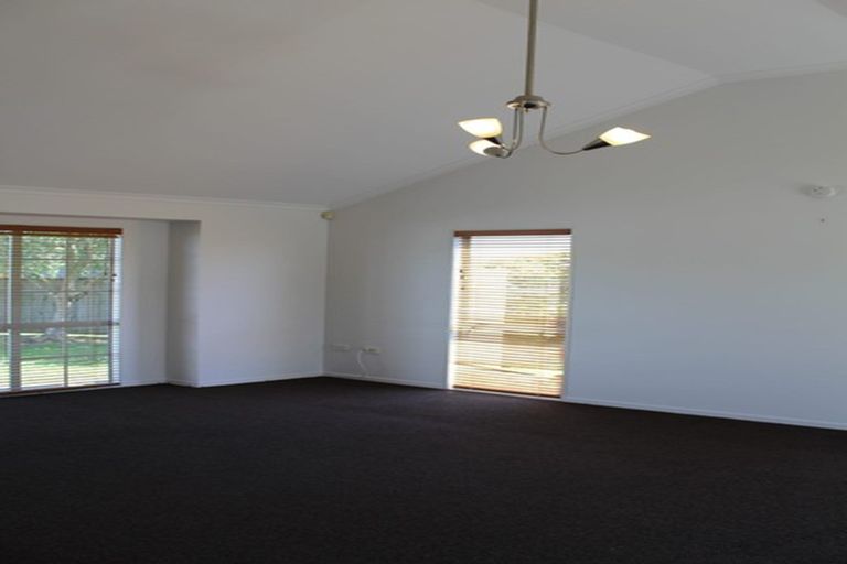 Photo of property in 22 Killeen Place, Flat Bush, Auckland, 2019