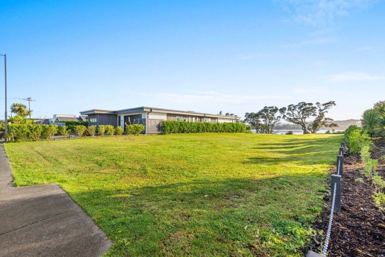 Photo of property in 3 William Gilbert Drive, Mangawhai, 0505
