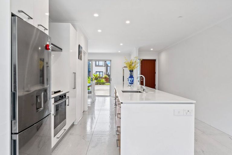 Photo of property in 53 Glidepath Road, Hobsonville, Auckland, 0616