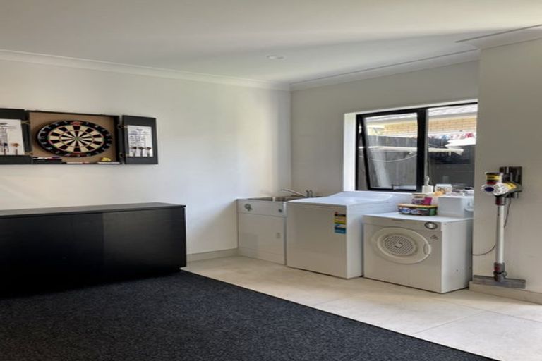 Photo of property in 118a Kervil Avenue, Te Atatu Peninsula, Auckland, 0610