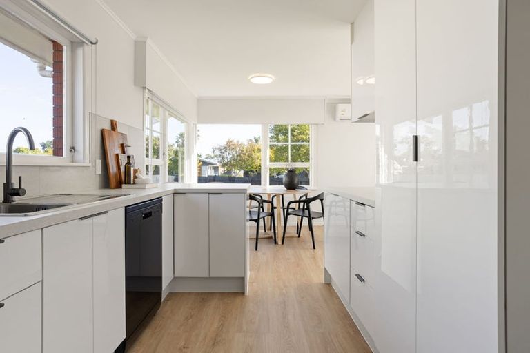 Photo of property in 2 Bowen Place, St Andrews, Hamilton, 3200