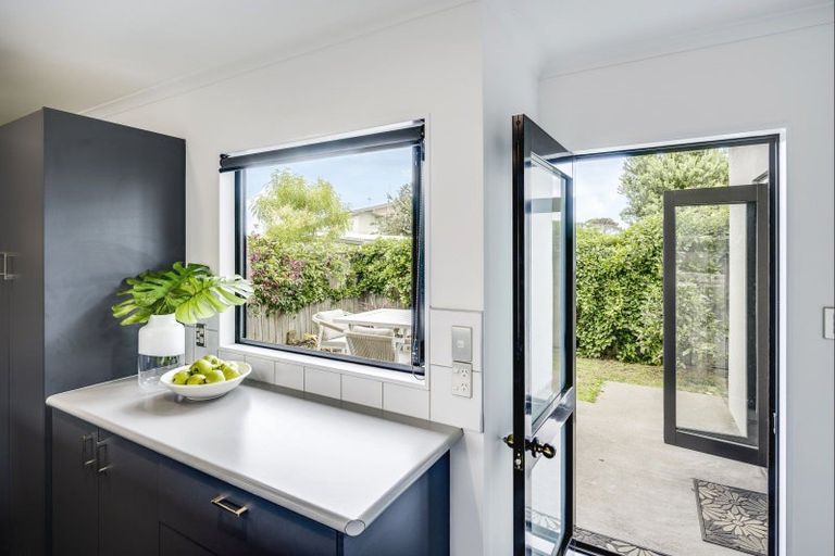 Photo of property in 23a Avondale Road, Taradale, Napier, 4112