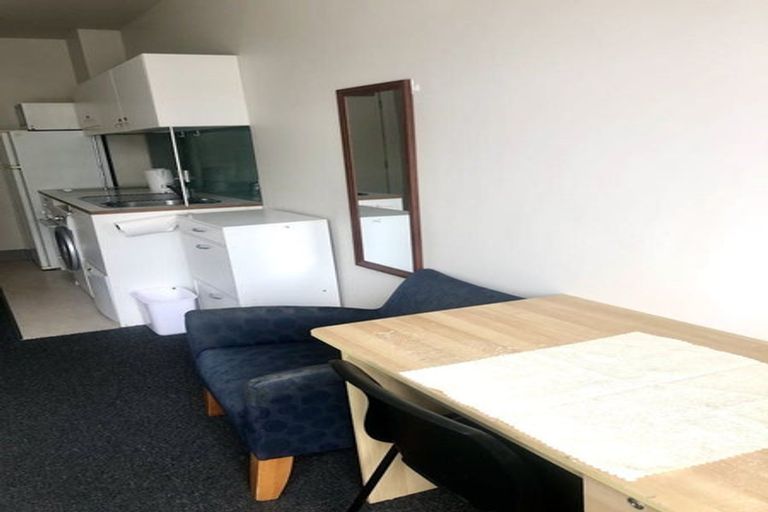Photo of property in Urbane Apartments, 7/29 Webb Street, Mount Cook, Wellington, 6011