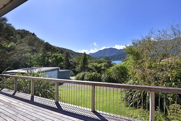 Photo of property in 3215 Archers Road, Tennyson Inlet, 7195