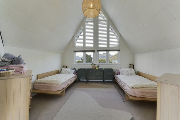 Photo of property in 696 Peninsula Road, Kelvin Heights, Queenstown, 9300