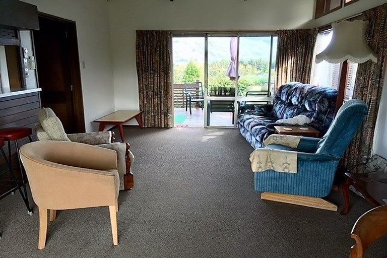 Photo of property in 38 Manuka Crescent, Wanaka, 9305