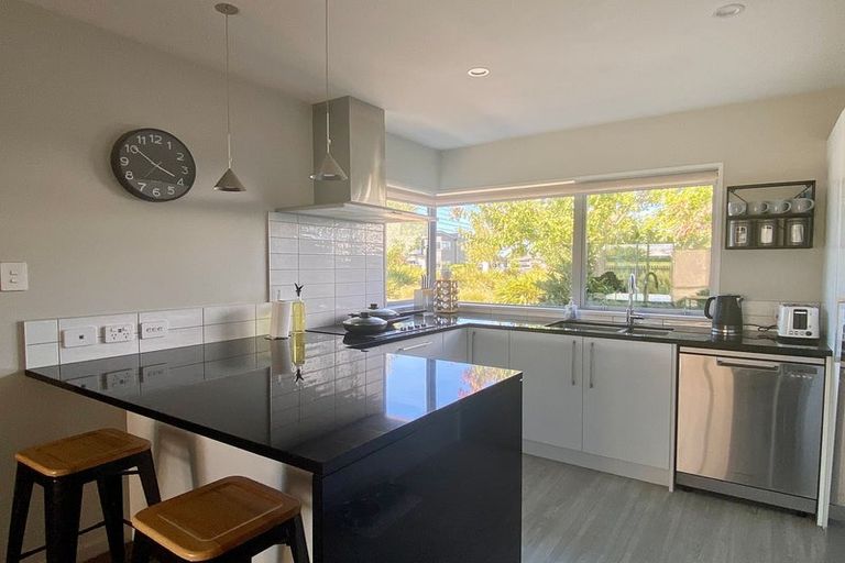 Photo of property in 38 Menin Gate Crescent, Broomfield, Christchurch, 8042