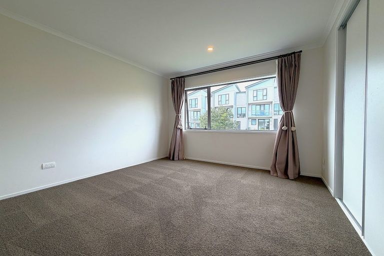 Photo of property in 63 Te Oneroa Way, Long Bay, Auckland, 0630
