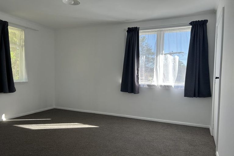 Photo of property in 9 Berkshire Grove, Cannons Creek, Porirua, 5024