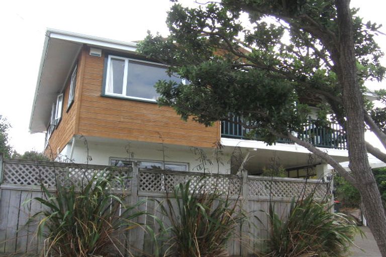 Photo of property in 12 Inglis Street, Seatoun, Wellington, 6022