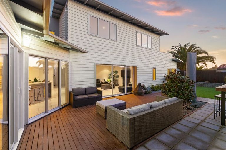 Photo of property in 12 Sandalwood Place, Waimairi Beach, Christchurch, 8083