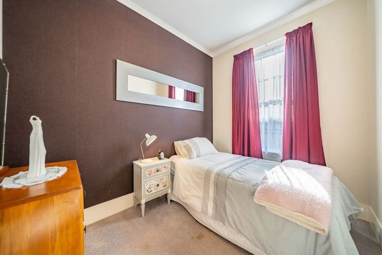 Photo of property in 25 Awamutu Grove, Waiwhetu, Lower Hutt, 5010