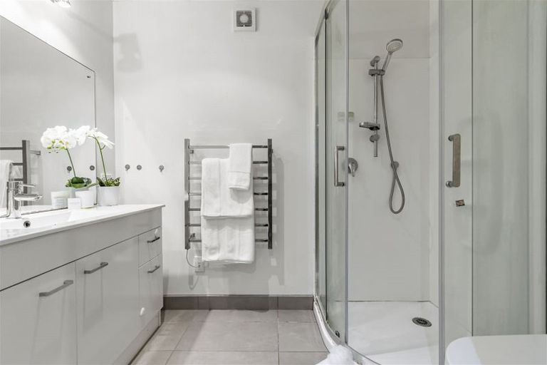 Photo of property in 46 Parr Terrace, Castor Bay, Auckland, 0620