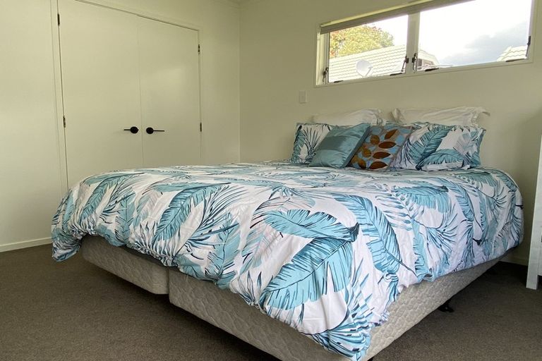 Photo of property in 12 Duncan Avenue, Te Atatu South, Auckland, 0610