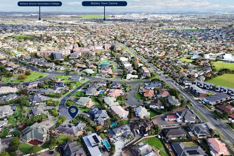 Photo of property in 12 San Jose Rise, Shamrock Park, Auckland, 2016