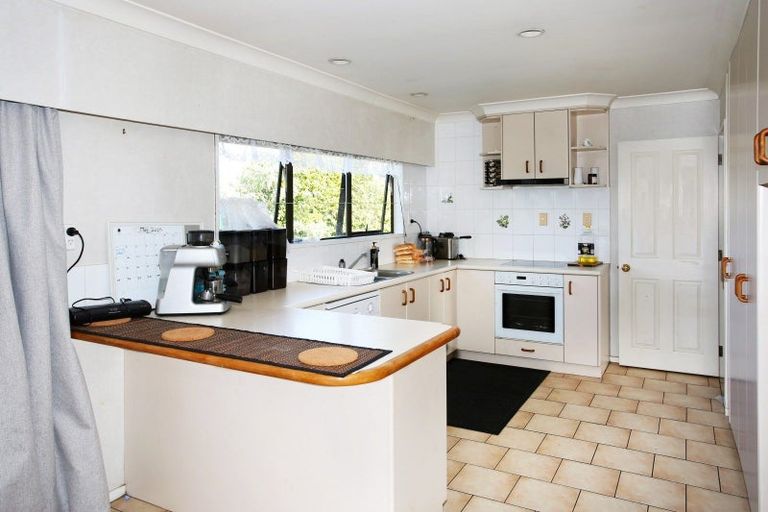 Photo of property in 591 Great South Road, Rosehill, Papakura, 2113