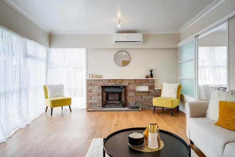 Photo of property in 21 Idlewild Avenue, Mangere, Auckland, 2022