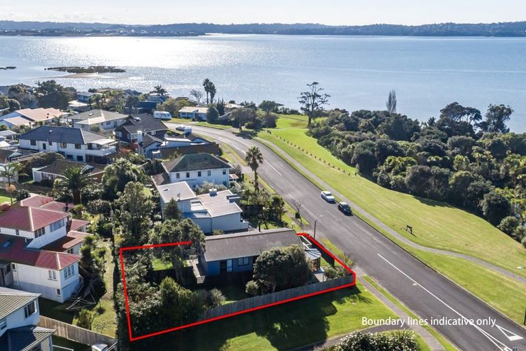 Photo of property in 49 Spinnaker Drive, Te Atatu Peninsula, Auckland, 0610