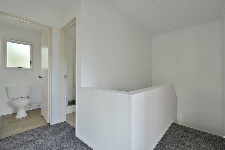 Photo of property in 6/24 Eastglen Road, Glen Eden, Auckland, 0602