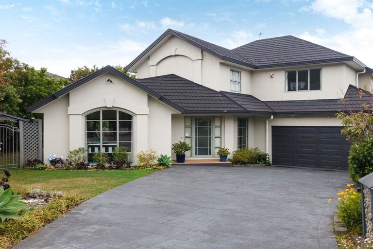 Photo of property in 6 Gresford Place, Churton Park, Wellington, 6037