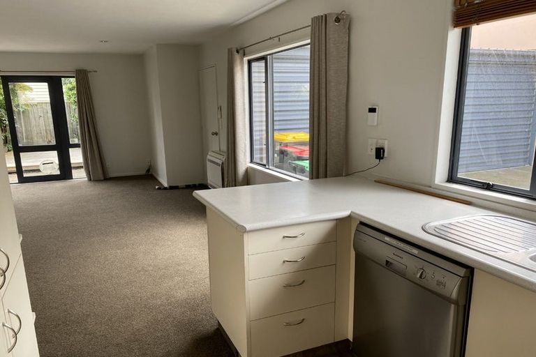 Photo of property in 2/90 Picton Avenue, Riccarton, Christchurch, 8011