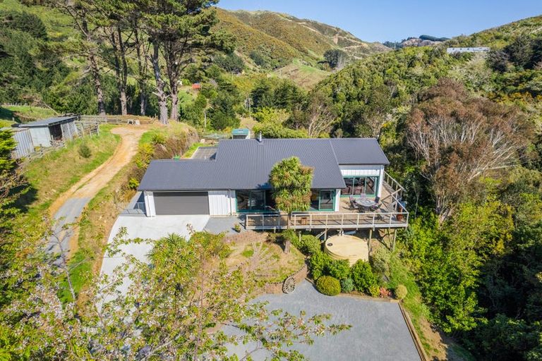 Photo of property in 1142 Paekakariki Hill Road, Paekakariki Hill, Porirua, 5381