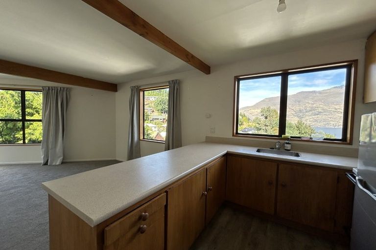 Photo of property in 10b Wye Place, Fernhill, Queenstown, 9300